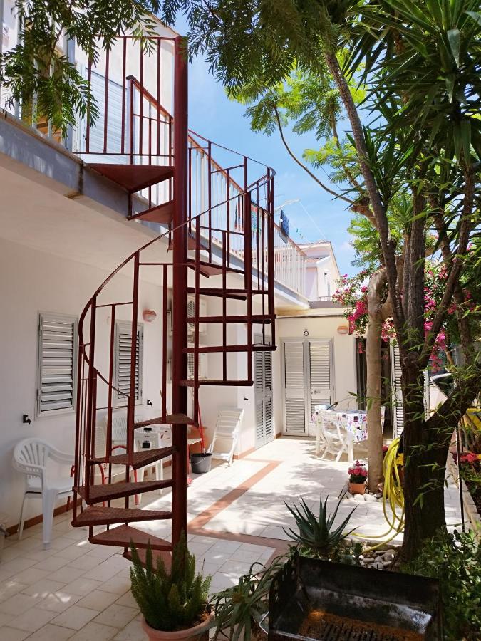 Hôtel Garden à Villaggio Azzurro Extérieur photo